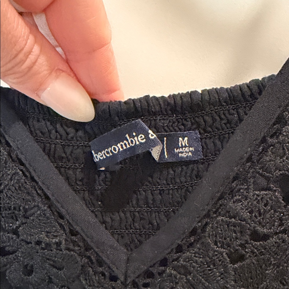 Abercrombie & Fitch Elegant Black Floral Camisole - Picture 3 of 5